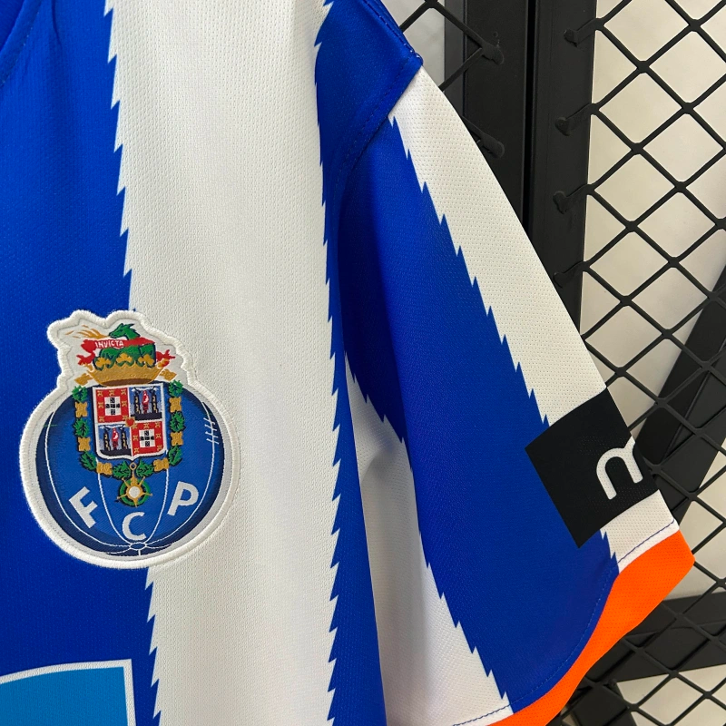 camiseta-porto-primera-equipacion-retro-2010-2011-puño