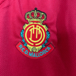 camiseta-rcd-mallorca-primera-equipacion-retro-2001-2002-escudo