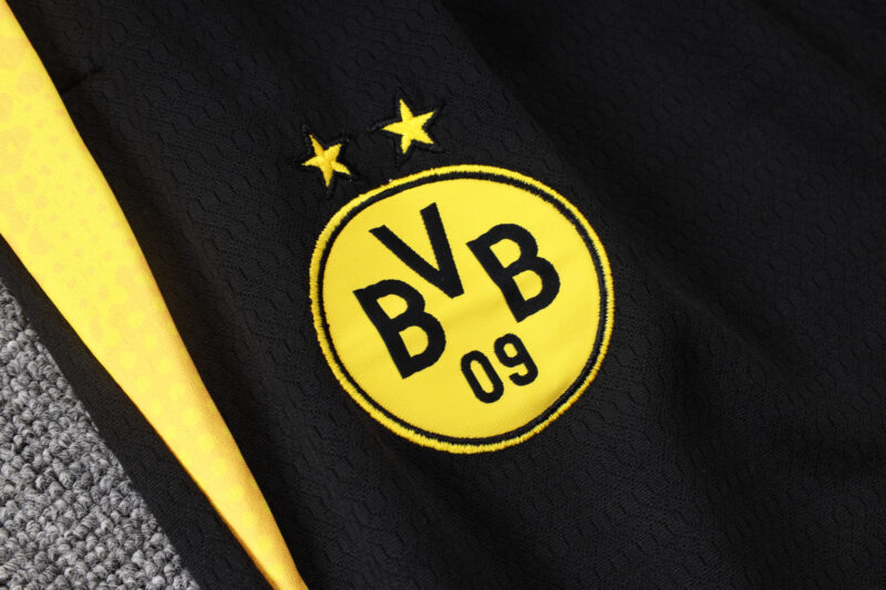 chandal-borussia-dortmund-cremallera-baja-2025-2026-escudo-pantalon