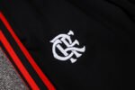 chandal-flamengo-rojo-2025-2026-escudo-pantalon