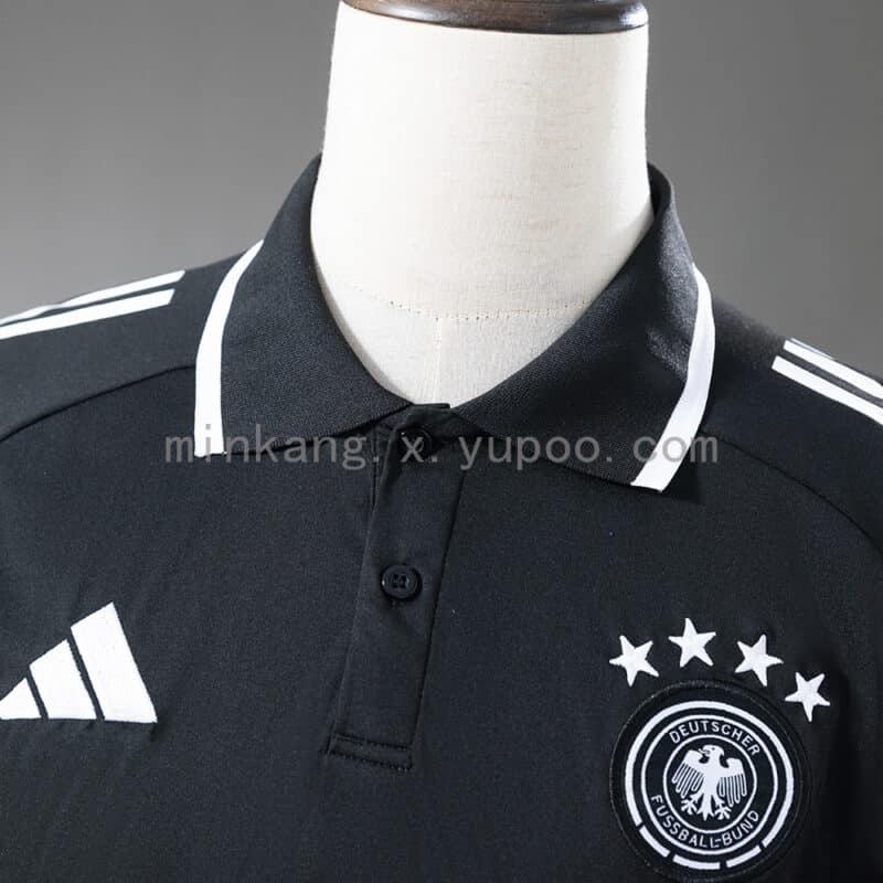 camiseta-alemania-polo-negro-2025-2026-pecho