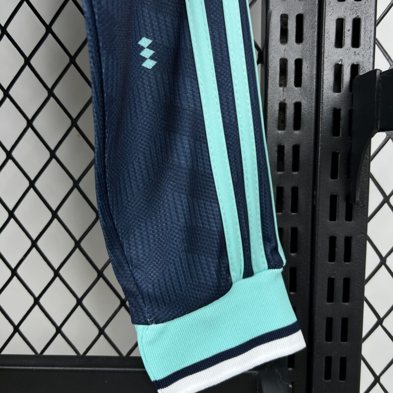 camiseta-alemania-segunda-equipacion-manga-larga-mundial-2026-puño