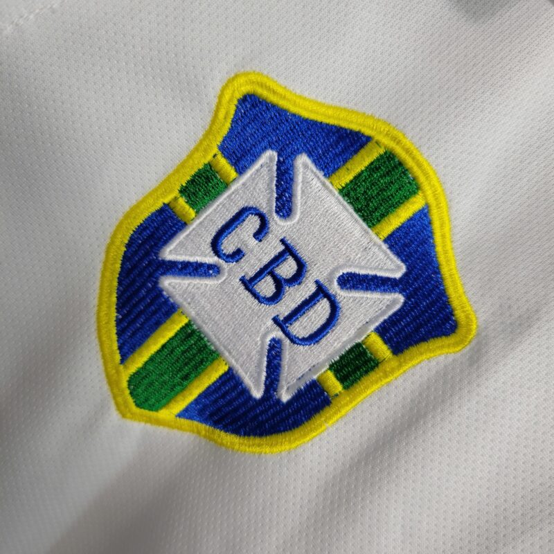 camiseta-brasil-centenario-blanco-retro-2004-escudo