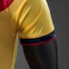 camiseta-colombia-edicion-especial-version-jugador-2026-puño