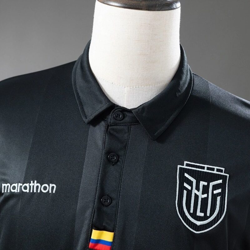 camiseta-ecuador-edicion-commemorativa-negro-2025-2026-cuello