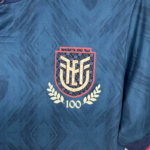 camiseta-ecuador-segunda-equipacion-mundial-2026-escudo