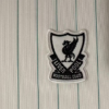 camiseta-liverpool-terrace-icons-2025-2026-escudo
