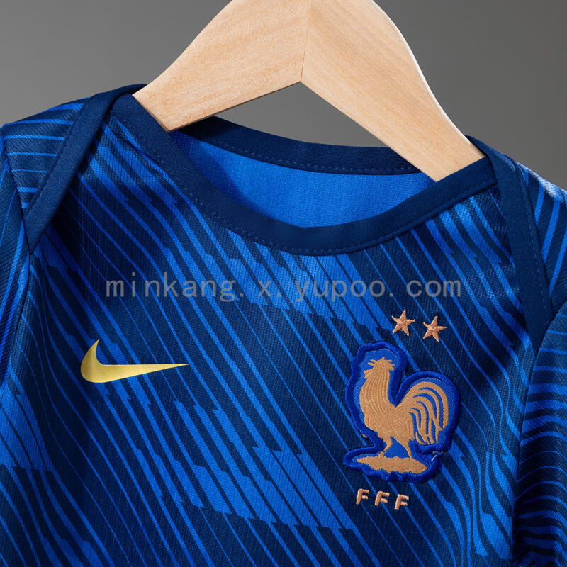 body-de-bebe-francia-primera-equipacion-2026-2027-pecho