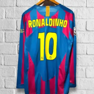 camiseta-barcelona-retro-primera-equipacion-ronaldinho-manga-larga-2006-parte-trasera