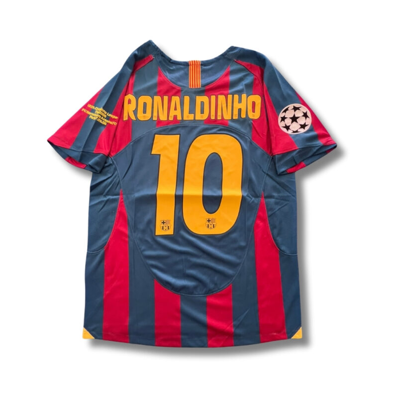 camiseta-barcelona-retro-ronaldinho-2006-parte-trasera camiseta-barcelona-retro-ronaldinho-2006-parte-trasera