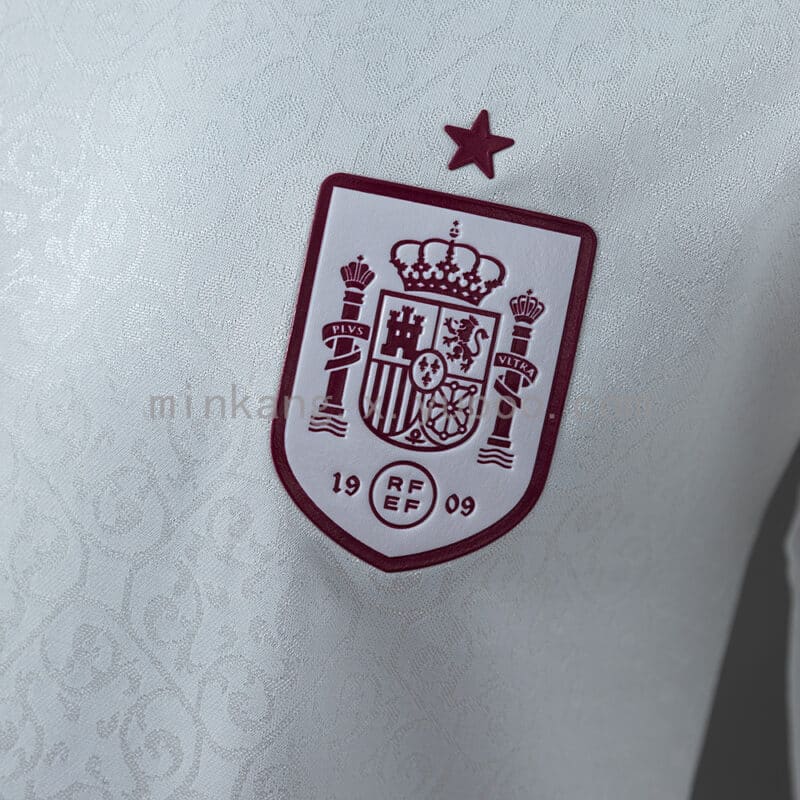 camiseta-españa-segunda-equipacion-version-jugador-manga-larga-mundial-2026-escudo