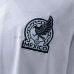camiseta-mexico-segunda-equipacion-manga-larga-2026-escudo