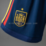 pantalon-corto-españa-primera-equipacion-mundial-2026-escudo