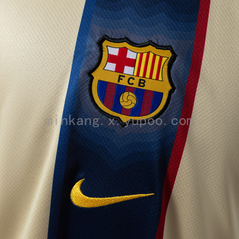 camiseta-barcelona-edicion-limitada-2026-2027-escudo