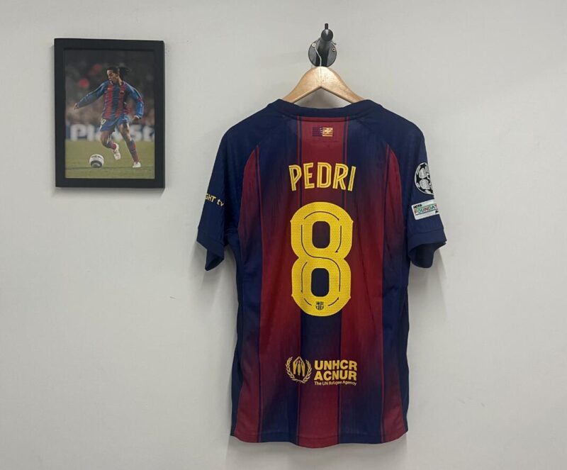 camiseta-barcelona-primera-equipacion-edicion-especial-pedri-2025-2026 camiseta-barcelona-primera-equipacion-edicion-especial-pedri-2025-2026