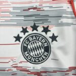 camiseta-bayern-munich-segunda-equipacion-mujer-2025-2026-escudo