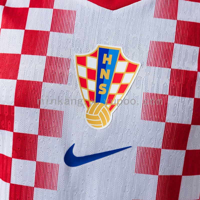camiseta-croacia-primera-equipacion-version-jugador-mundial-2026-escudo