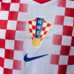 camiseta-croacia-primera-equipacion-version-jugador-mundial-2026-escudo