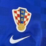 camiseta-croacia-segunda-equipacion-mundial-2026-escudo