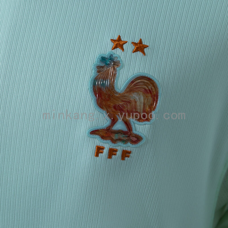 camiseta-francia-segunda-equipacion-mundial-2026-escudo