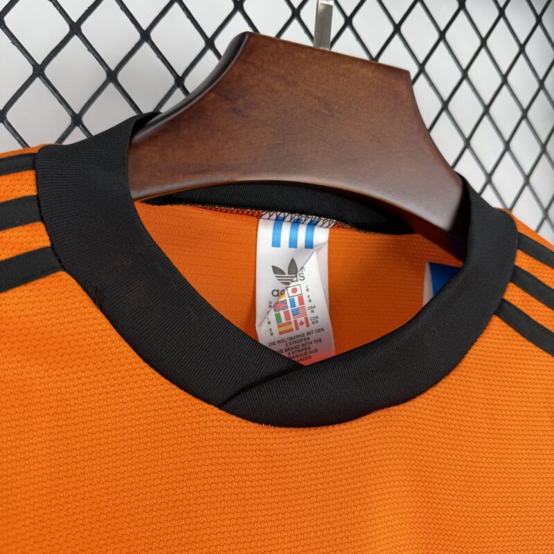 camiseta-holanda-primera-equipacion-manga-larga-retro-1980-cuello