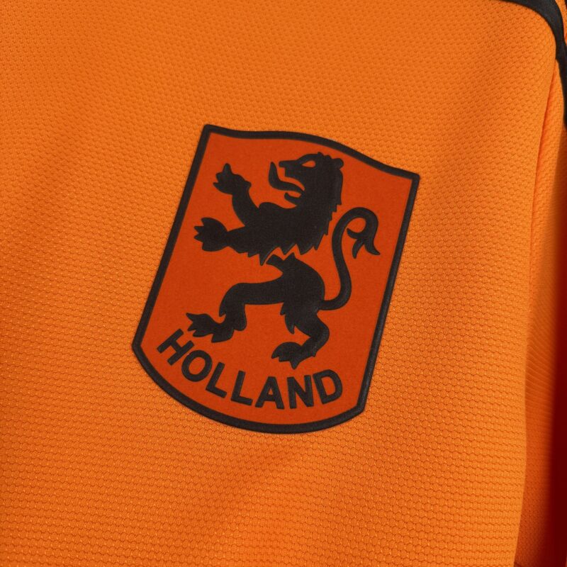 camiseta-holanda-primera-equipacion-manga-larga-retro-1980-escudo