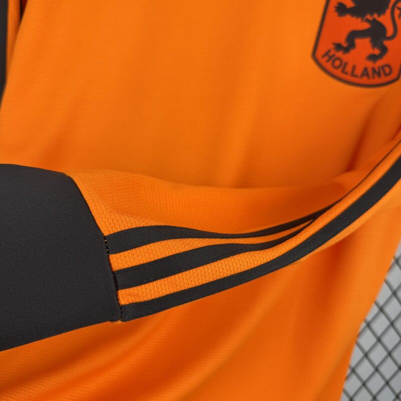 camiseta-holanda-primera-equipacion-manga-larga-retro-1980-puño