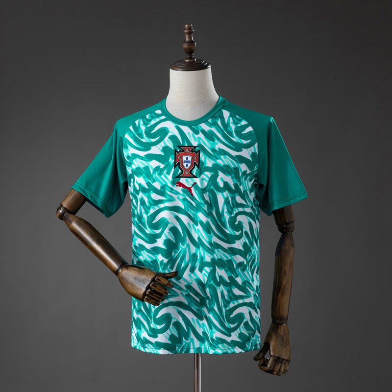 camiseta-portugal-calentamiento-verde-2026