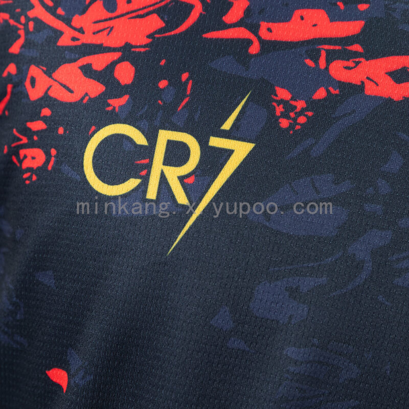 camiseta-portugal-edicion-especial-cr7-2026-escudo-2