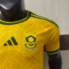 camiseta-sudafrica-primera-equipacion-version-jugador-mundial-2026-escudo