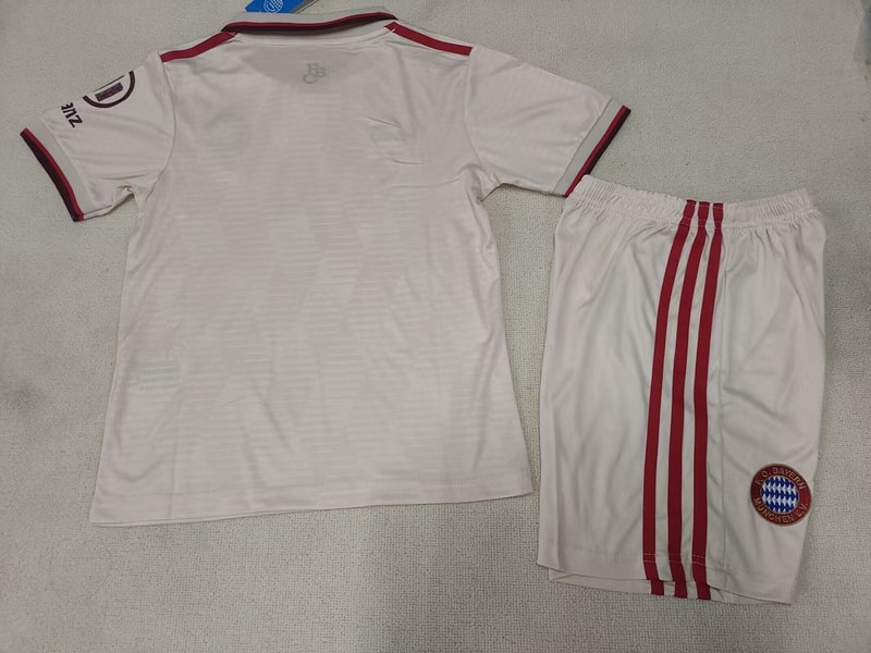 conjunto-niño-bayern-munich-tercera-equipacion-2024-2025-parte-trasera