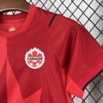 conjunto-niño-canada-primera-equipacion-mundial-2026-escudo