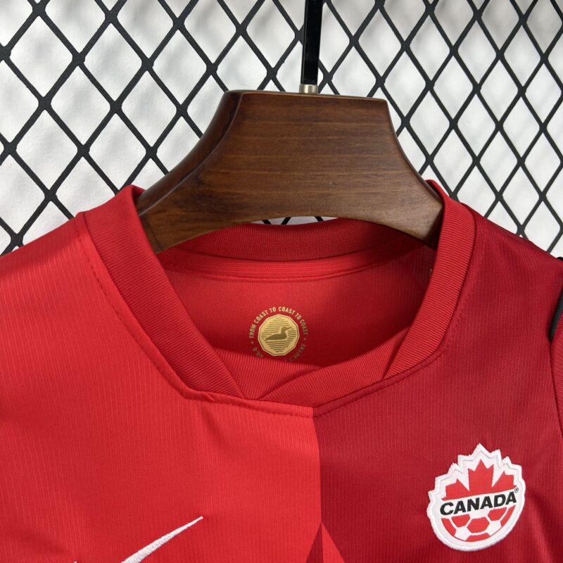 conjunto-niño-canada-primera-equipacion-mundial-2026-pecho