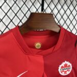 conjunto-niño-canada-primera-equipacion-mundial-2026-pecho