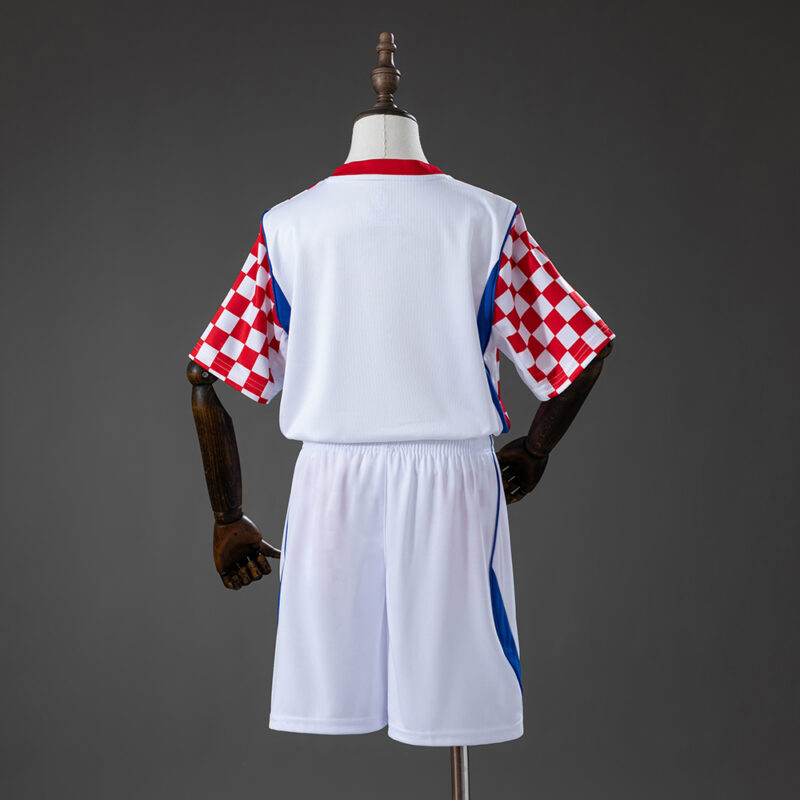 conjunto-niño-croacia-primera-equipacion-mundial-2026-parte-trasera