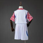 conjunto-niño-croacia-primera-equipacion-mundial-2026-parte-trasera