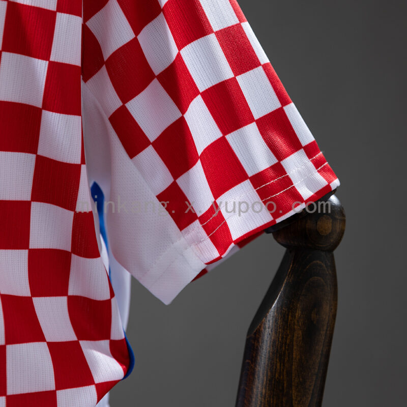 conjunto-niño-croacia-primera-equipacion-mundial-2026-puño