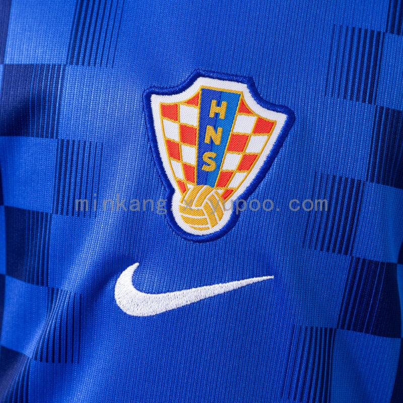 conjunto-niño-croacia-segunda-equipacion-mundial-2026-escudo