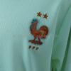 conjunto-niño-francia-segunda-equipacion-mundial-2026-escudo