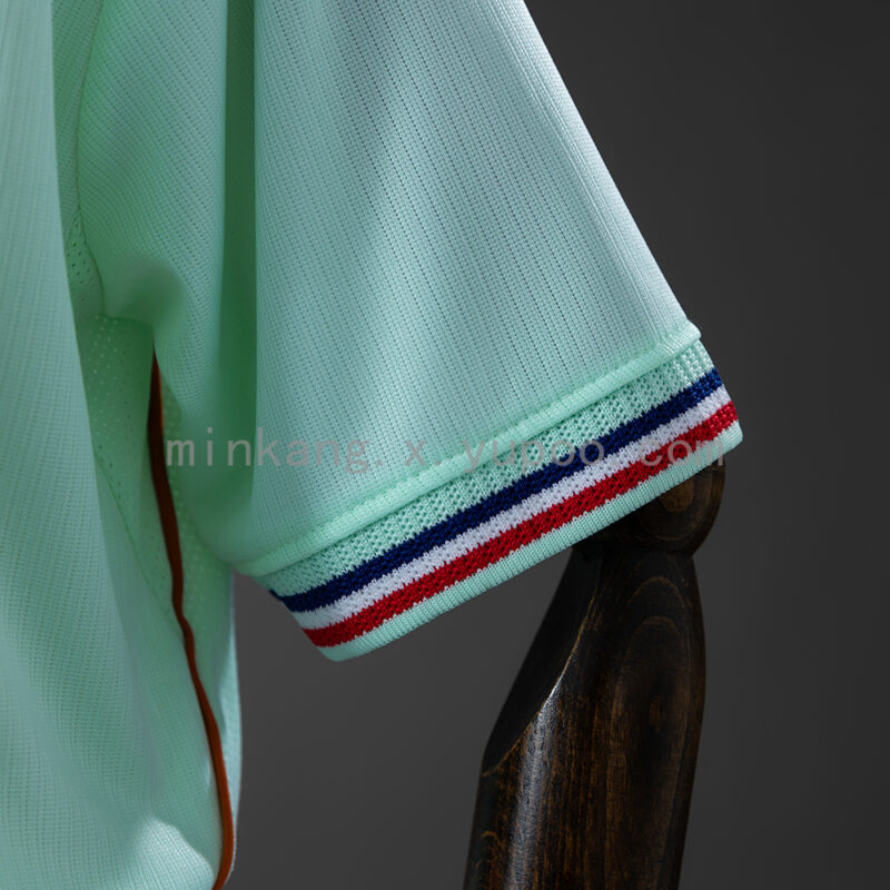 conjunto-niño-francia-segunda-equipacion-mundial-2026-puño