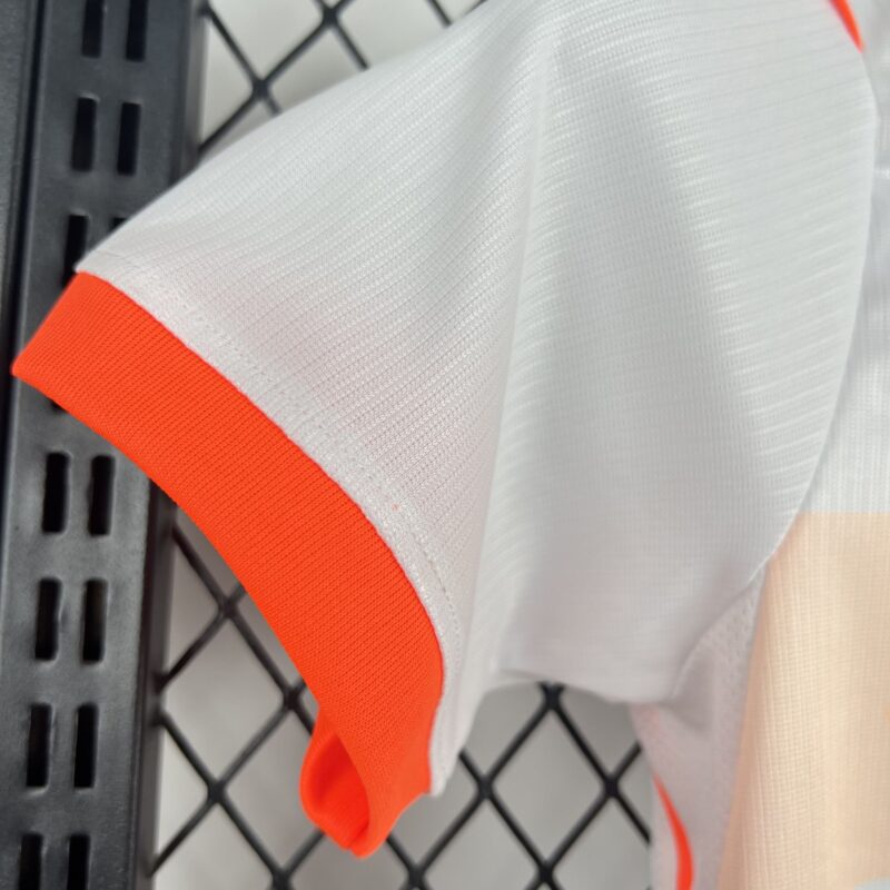 conjunto-niño-holanda-segunda-equipacion-mundial-2026-puño