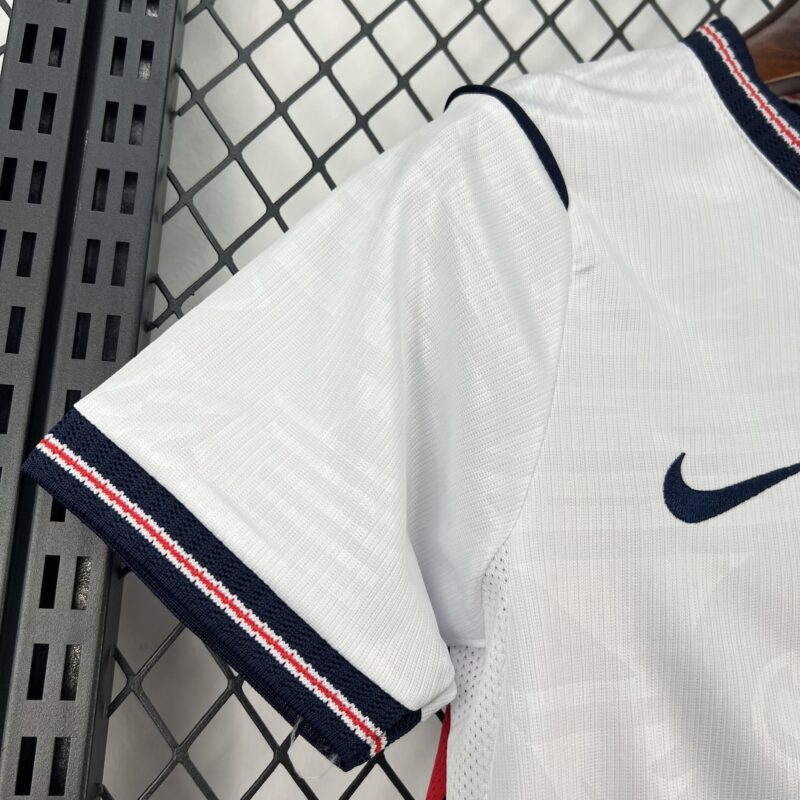 conjunto-niño-inglaterra-primera-equipacion-mundial-2026-puño