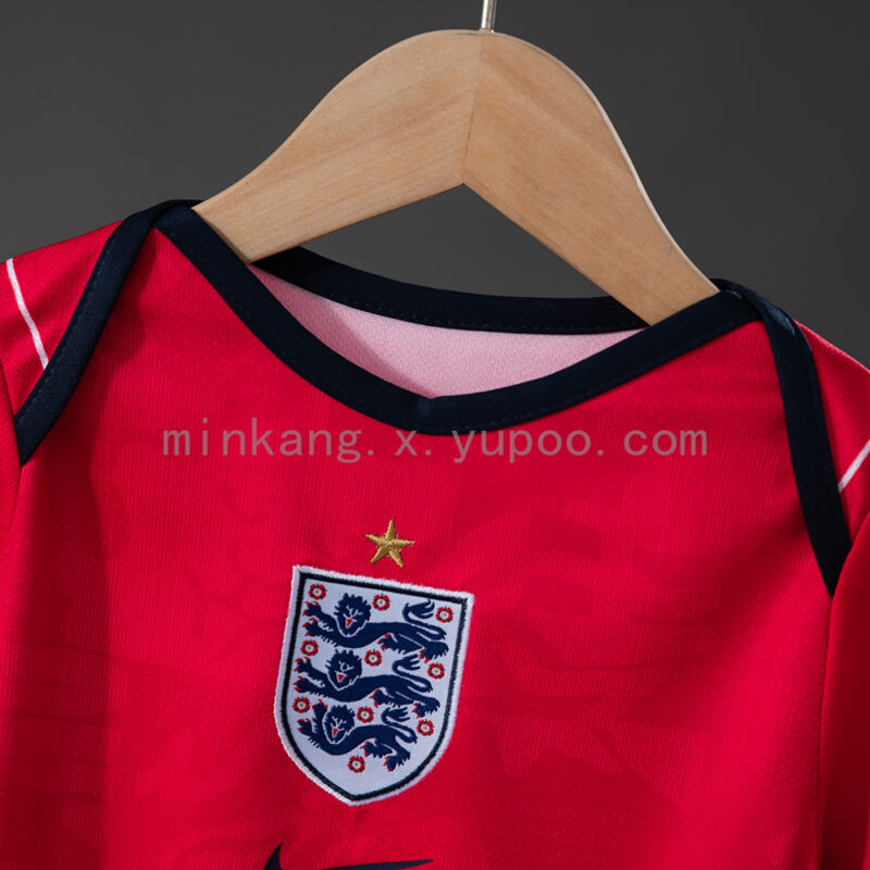 body-de-bebe-inglaterra-segunda-equipacion-mundial-2026-cuello