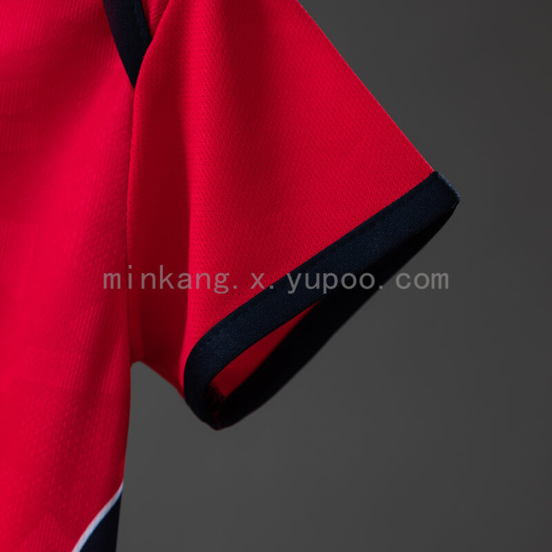 body-de-bebe-inglaterra-segunda-equipacion-mundial-2026-puño