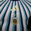camiseta-argentina-calentamiento-version-jugador-mundial-2026-escudo