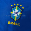camiseta-brasil-version-jugador-azul-2026-escudo