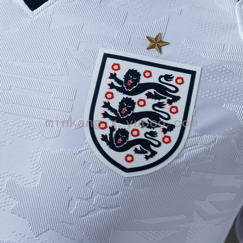 camiseta-inglaterra-primera-equipacion-version-jugador-mundial-2026-escudo