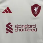 camiseta-liverpool-segunda-equipacion-2025-2026-pecho