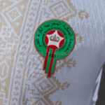 camiseta-marruecos-segunda-equipacion-version-jugador-mundial 2026-escudo