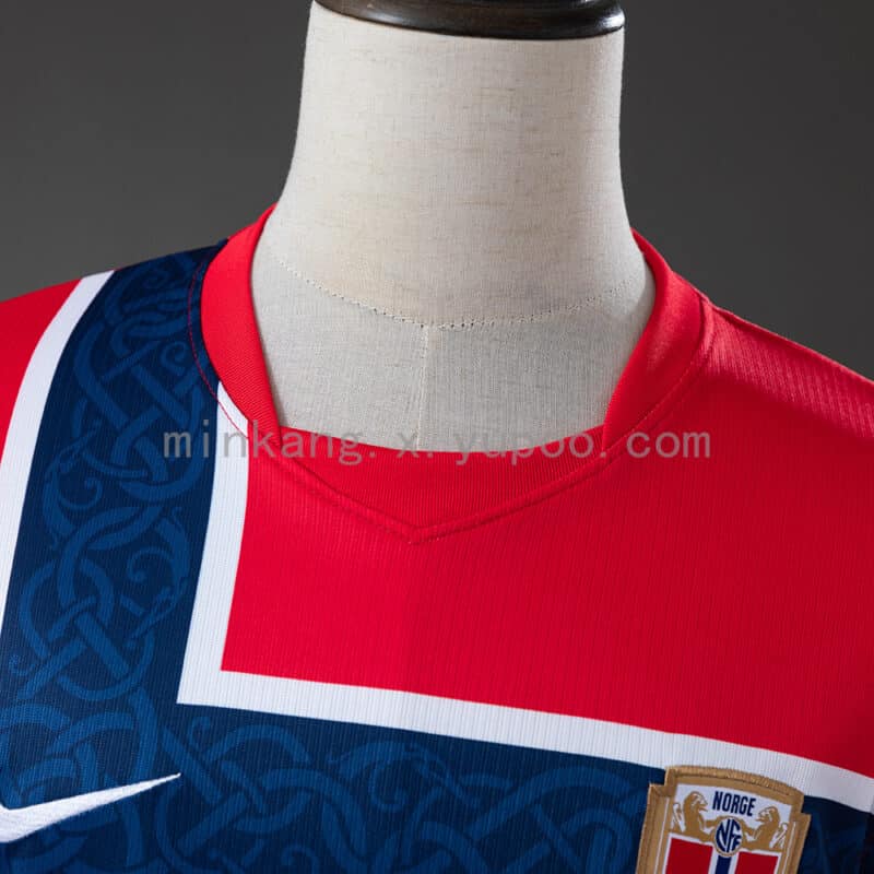 camiseta-noruega-primera-equipacion-mundial-2026-cuello